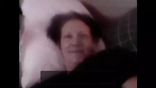 Oyuncaklarla götümü sikiyorum