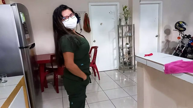 Bir hastam beni evine gazoz içmeye davet etti, onu tahrik etmesi için kıçımı gösterdim.