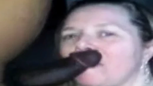 Ateşli büyük siyah yarağı emerken beni izle