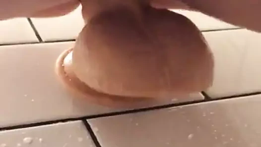 Dildo i duschen