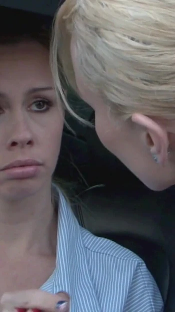 Ключевой момент из "Горячие крошки в комнате лижут пезды друг друга и любят это"