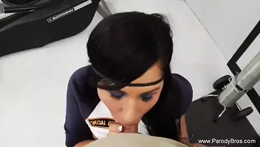 İyi hissetmek için birbirleriyle sevişirler ve eğlenirler