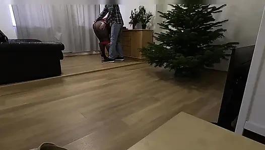 Eşi, kocasının bir komşuya olan sadakatsizliğini kaydetti