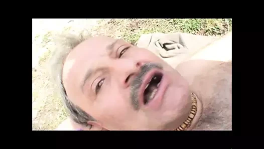 Yaşlı domuz ve genç kaltak açık!