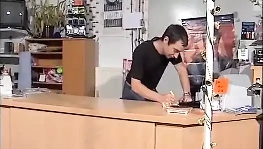 Muhteşem 40'dan fazla ev hanımı kocasının arkadaşları tarafından sikiliyor ve boşalıyor! Cilt 2