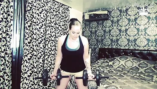 Biceps meydan okuması için 105 ağırlık kaldırma tekrarı!