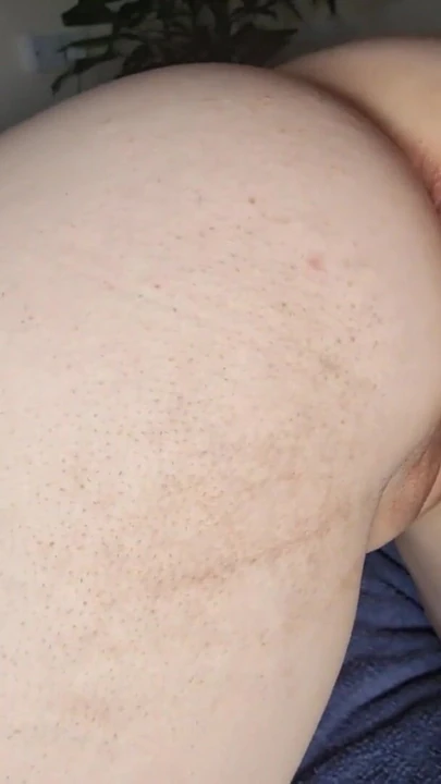 Захватывающий момент из "Принимая его сзади: Тайное рандеву пасынка"