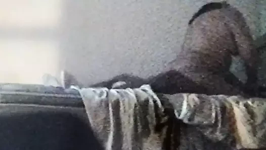 Tombul sürtük yarağa biniyor