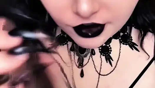 Gótica grandota necesita preñada bbc