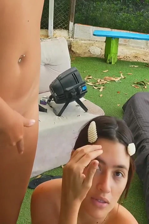 Ggmansion'da arkadaşımın yüzüme fışkırtmasına izin verdim