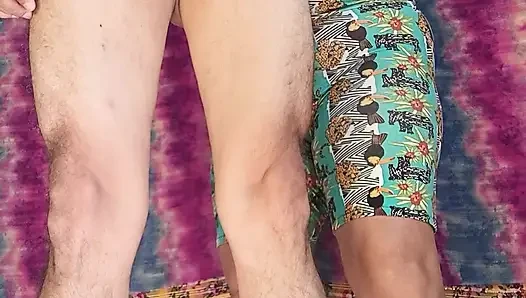 Tombul Gordita Desi yarak emiyor ve sonra anal seks yapıyor