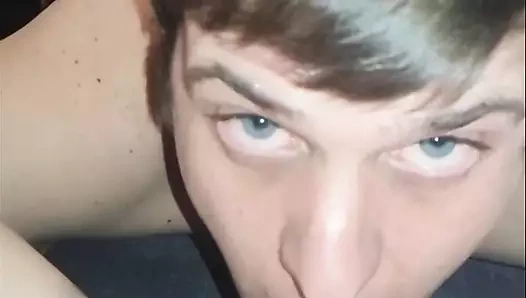 Karımın ıslak amını derin ve korunmasız siktiğimin tadını çıkarın