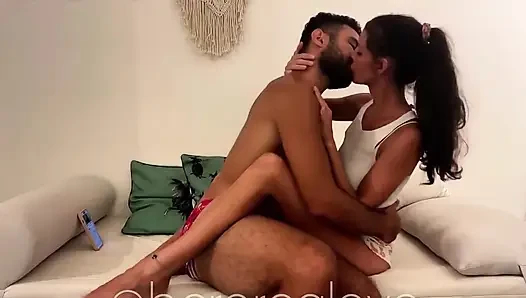 O gösteriş yapıyor