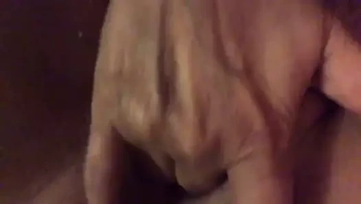 J adore le bruit de sa chatte humide