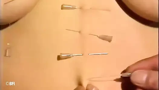 Hurt Series 003 - ağda ile kaplı gözleri bağlı itaatkar kırbaçlanıyor ve dildoyla sikiliyor