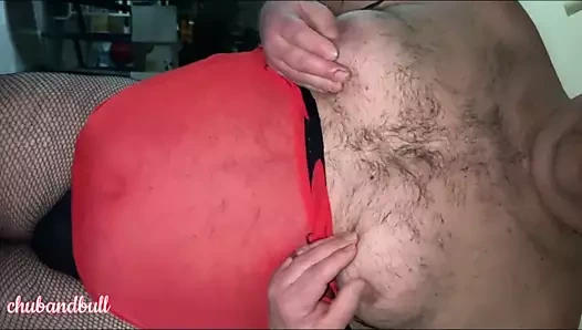 Bir sürtük gibi hareket eder