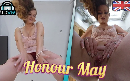 Honour May - yüze oturma