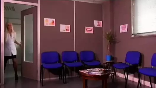 julie chez le dentiste