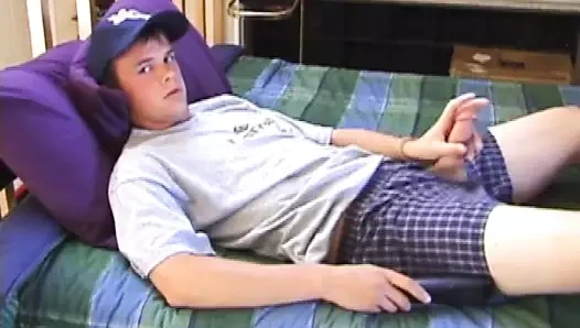 Genç connor etini yener