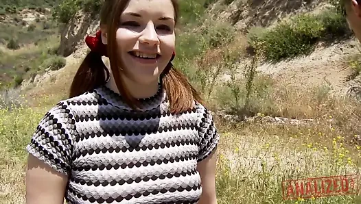 Analiz edildi - Tatiana'nın kamp üçlüsü - aldatan kız arkadaşın anal keşfi