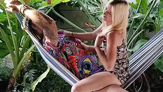 Kızıl Saçlı Sarışını Renklendiriyor Salıncakta Yarağı Seviyor
