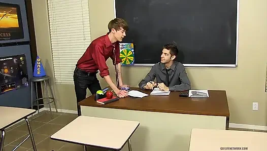 Öğrenciler aptal olabilir... Ama seks ateşli!