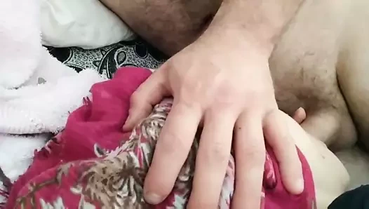 Tesettürlü sürtük karım sakso çekiyor