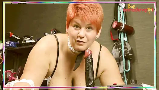 Ev hizmetçisi temizlik yaparken tahrik oluyor