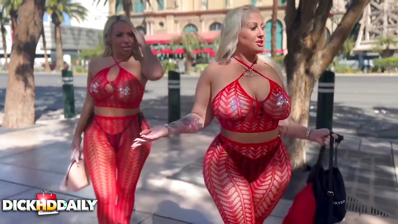 Vegas Blondes