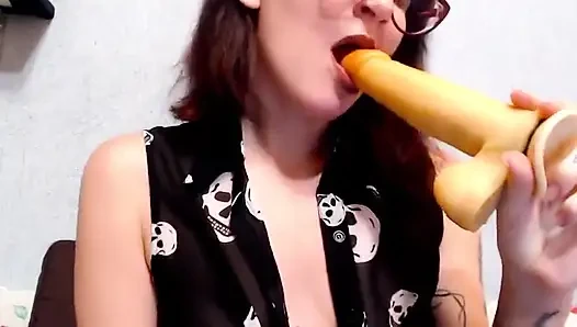 Ateşli sert yarağını azdırıyor