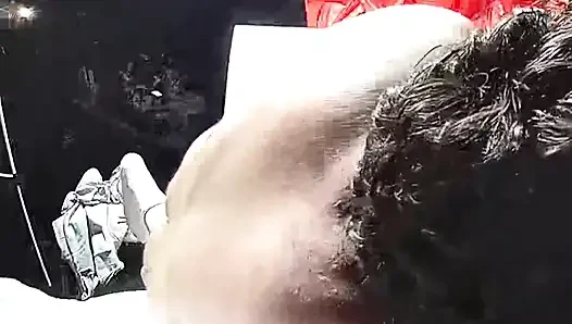 Ev yapımı oral seks üvey annemin vajinasını emiyor