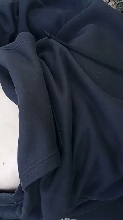 Sevimli gay twink, dışarıda fermuarından çıkardığı sikini sıvazlıyor, Jon Arteen | Bölüm 2