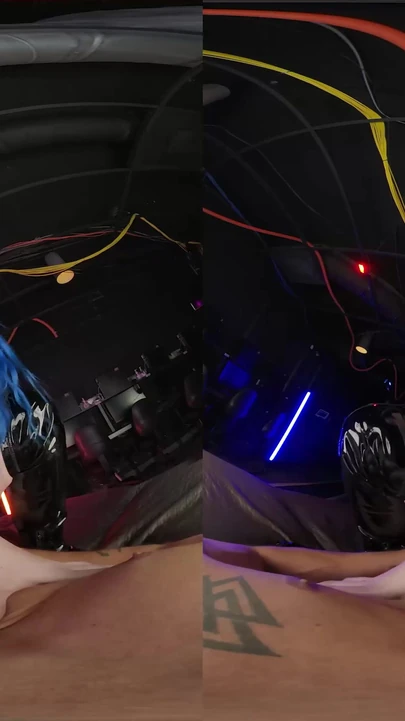 Волнующий момент из "BaDoinkVR Jewelz Blu одна из тех девушек, которые экстремально включились с новыми технологиями"