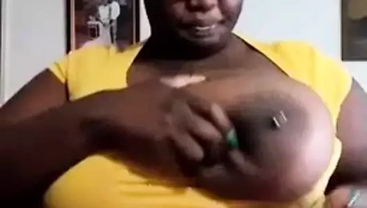 Mama'nın göğüsleri vol 1 üzerinde bir fıstık Otobüs