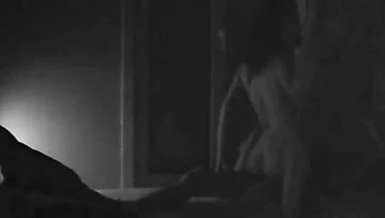 camera cachee isa en trio