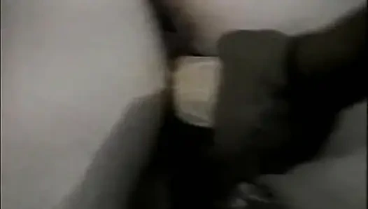 Olgun sarışın büyük zenci yumruk sokma eylemiyle genişliyor