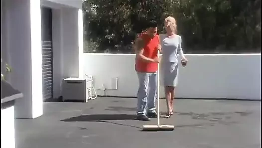 Büyük memeli t.j. hart açık havada emiyor ve meme boşalması feat. tj hart, bobby vitale - sapık orta yaşlı seksi kadınlar ve gençler