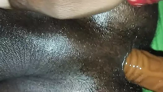 Hintli evli kadın kocası Stapron'ı sikiyor