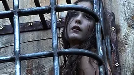 Плену-девушку использовали в камере для супружеских свиданий