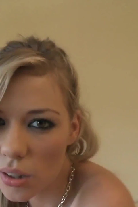 Nicole ray iyi bir sikiş premium düzenlemeyi seven zengin bir amcık sadece altın avcısı