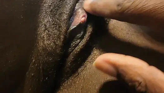 Siyah iri güzel kadın senin için boşalıyor