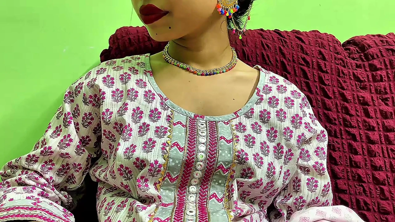 मेरी सेक्सी भाभी को नई स्थिति में जोर से चोदो और वह इसका मजा लेती है