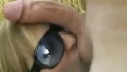 Büyük horoz oral seks.