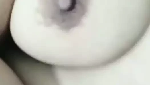 Nida ali pakistani desi kız oynama ile göğüsler ve ıslak kedi