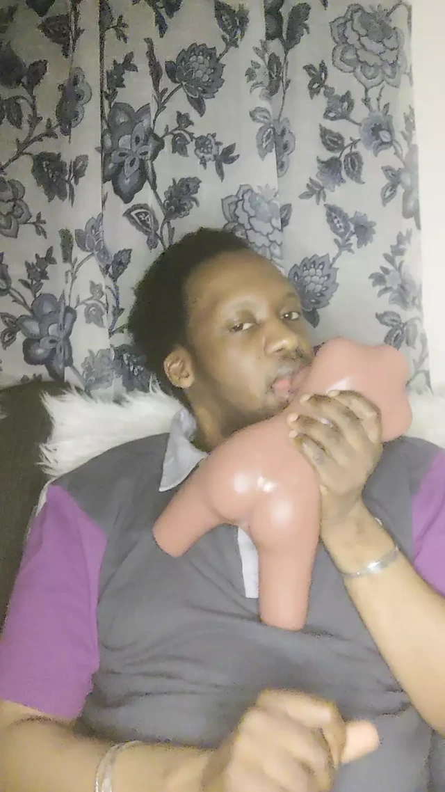 Mmm'nin tadını çıkarmak için bir kaltağa ihtiyacım var