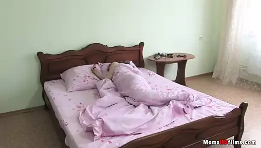 Rus kıvırcık milf