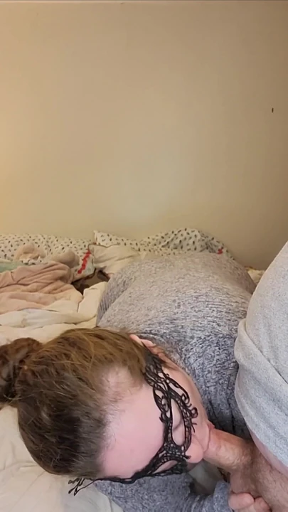 Обязательный для обмена момент из "Изменения моих пирсингов сосков и сосания члена"