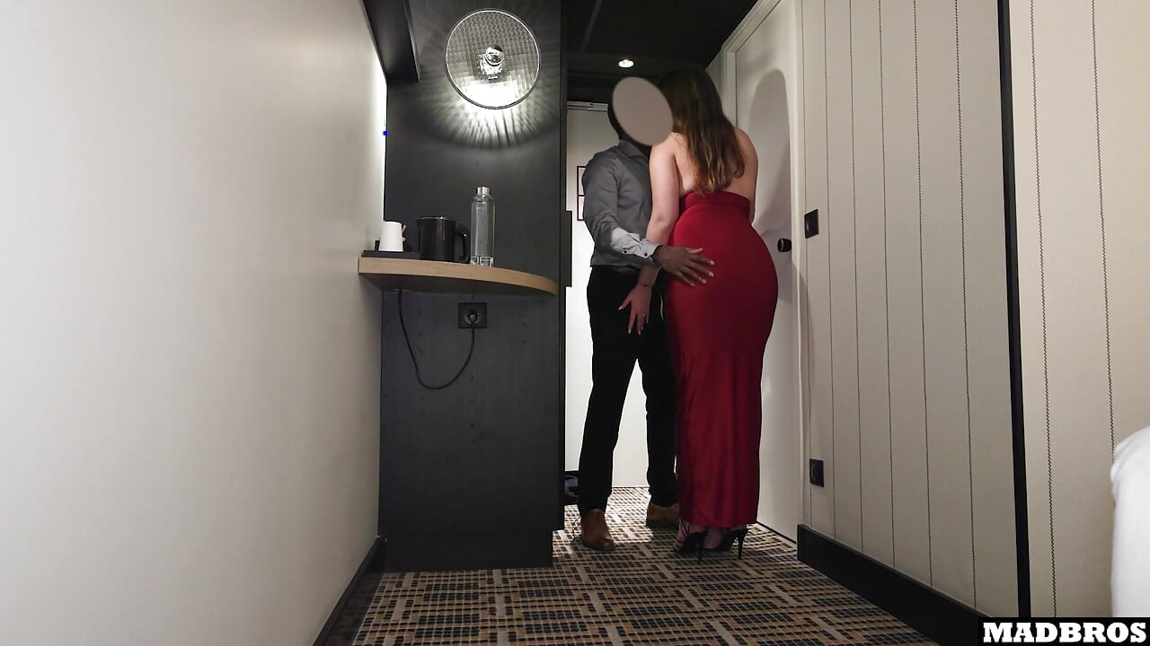 Cute Big Ass French Girl Get Gets Fucked And Creampied Back From A Date !!!
