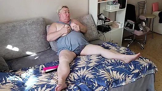 Üvey annenin büyük kıllı amcığı büyük sert bir yarak istiyor