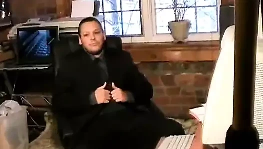 Ofis kızları patronu pompalıyor